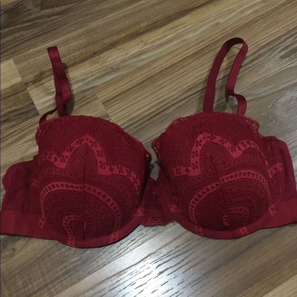 Red H&M bra
